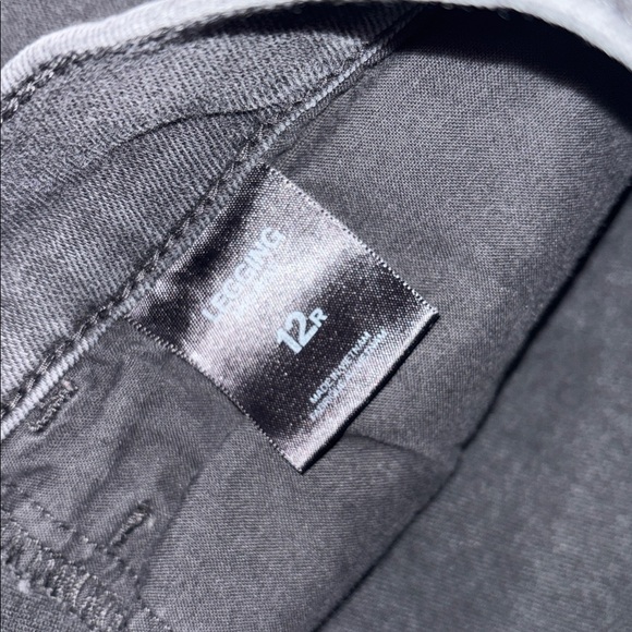 Distressed Jeans - Picture 4 of 5